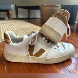Veja sneakers, size 10 US, good condition!